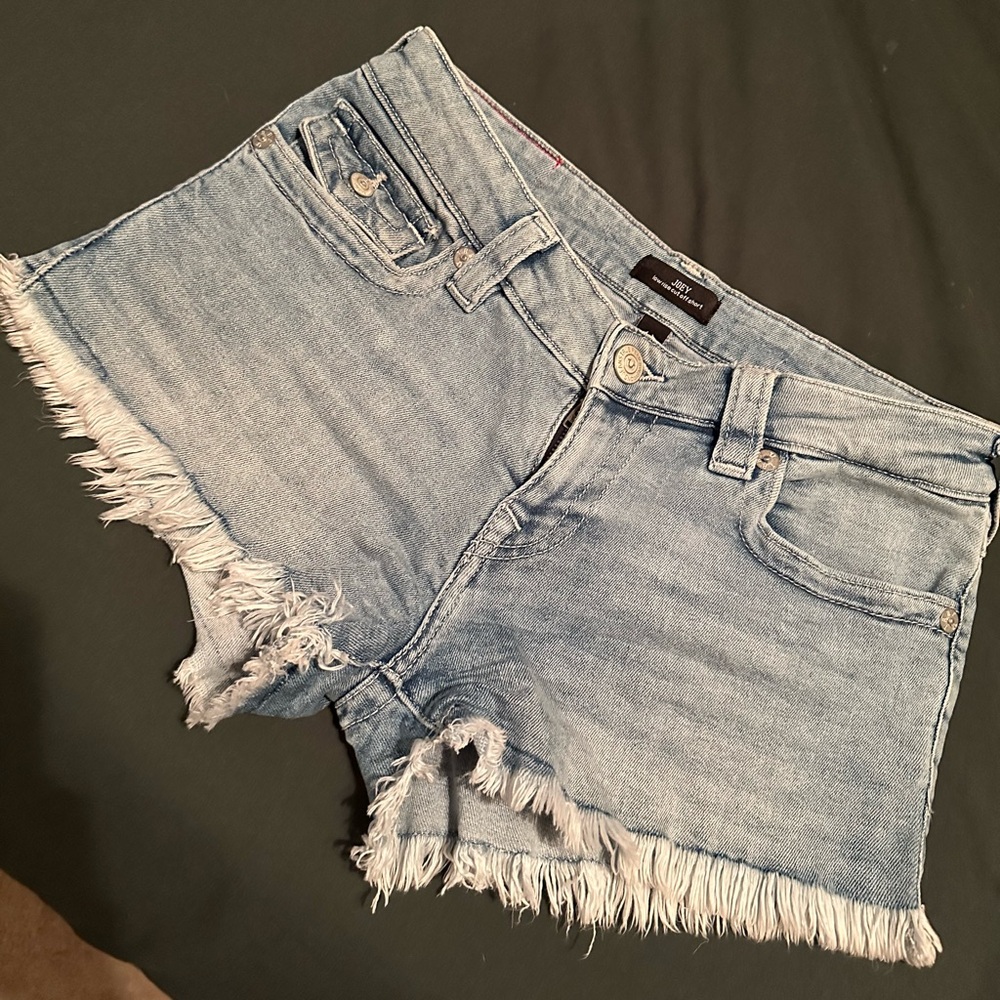 TRUE RELIGION Joey Low Rise Cut Off Short - Size 28, light wash, fringe